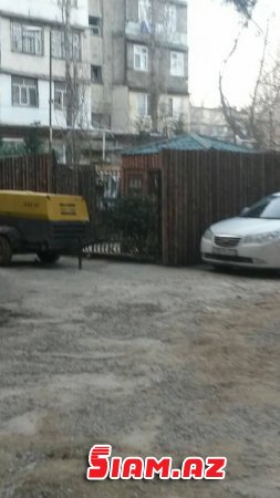 Sabunçu başçısı qanunsuz tikintiyə göz yumur: Sakinlər üsyan etdi - Fotolar Sabunçu başçısı qanunsuz tikintiyə göz yumur: Sakinlər üsyan etdi - Fotolar