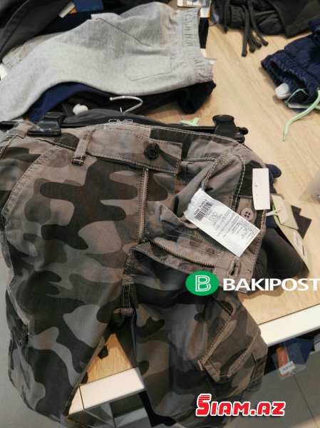 Ermənistan malları Bakının brend mağazalarında - HƏRBİ PALTARLAR/ FOTOLAR Ermənistan malları Bakının brend mağazalarında - HƏRBİ PALTARLAR/ FOTOLAR