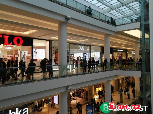 Ermənistan malları Bakının brend mağazalarında - HƏRBİ PALTARLAR/ FOTOLAR Ermənistan malları Bakının brend mağazalarında - HƏRBİ PALTARLAR/ FOTOLAR