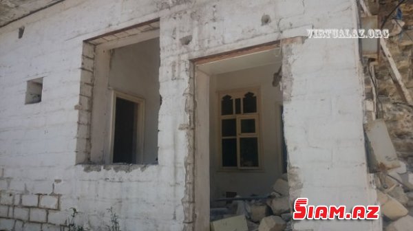 “Azəravtoyol” Bakının mərkəzində sakinləri hədələyərək evindən köçürür “Azəravtoyol” Bakının mərkəzində sakinləri hədələyərək evindən köçürür