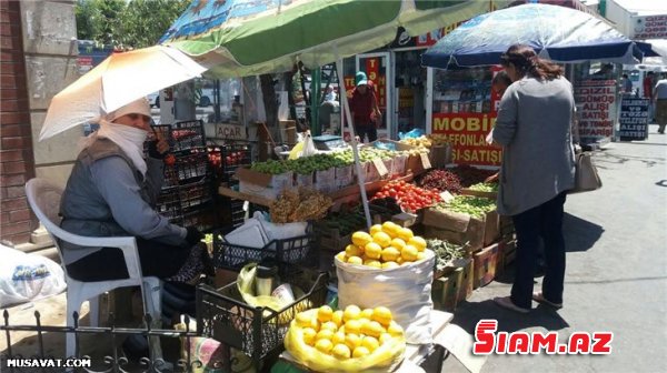 Yayın qızmar günəşi altında çörəkpulu qazananlar: Limon satanlar, dispetçerlər...VİDEOREPORTAJ, FOTOLAR Yayın qızmar günəşi altında çörəkpulu qazananlar: Limon satanlar, dispetçerlər...VİDEOREPORTAJ, FOTOLAR