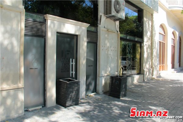 Möhürlü qapı, əşyasız məkan: Bağlanmış “26” kafesinin aqibəti necə olacaq? - REPORTAJ, FOTOLAR Möhürlü qapı, əşyasız məkan: Bağlanmış “26” kafesinin aqibəti necə olacaq? - REPORTAJ, FOTOLAR