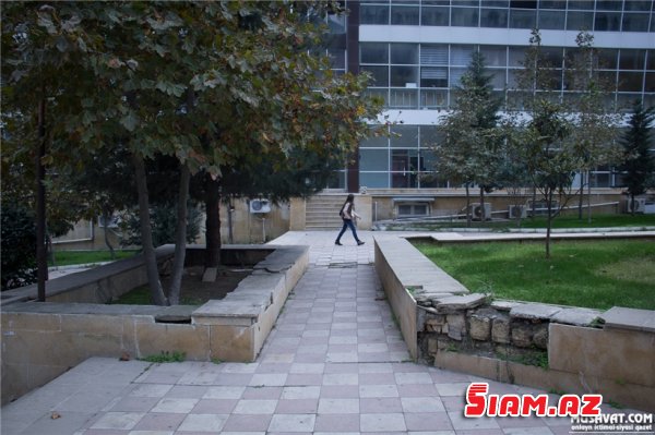 “Azadlıq prospekti” metrostansiyasının yanındakı tikinti insanları qorxuya salıb - Ərazidən REPORTAJ (FOTOLAR) “Azadlıq prospekti” metrostansiyasının yanındakı tikinti insanları qorxuya salıb - Ərazidən REPORTAJ (FOTOLAR)