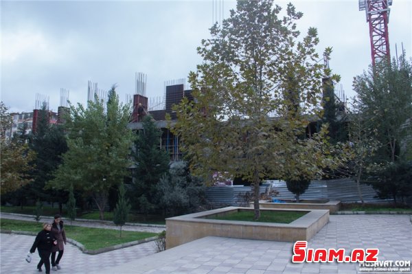 “Azadlıq prospekti” metrostansiyasının yanındakı tikinti insanları qorxuya salıb - Ərazidən REPORTAJ (FOTOLAR) “Azadlıq prospekti” metrostansiyasının yanındakı tikinti insanları qorxuya salıb - Ərazidən REPORTAJ (FOTOLAR)