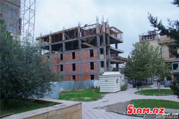 “Azadlıq prospekti” metrostansiyasının yanındakı tikinti insanları qorxuya salıb - Ərazidən REPORTAJ (FOTOLAR) “Azadlıq prospekti” metrostansiyasının yanındakı tikinti insanları qorxuya salıb - Ərazidən REPORTAJ (FOTOLAR)