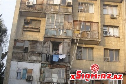Sakinlər səksəkədə: Xaləddin İsgəndərov binanı Hələbə çevirib-Fotolar Sakinlər səksəkədə: Xaləddin İsgəndərov binanı Hələbə çevirib-Fotolar