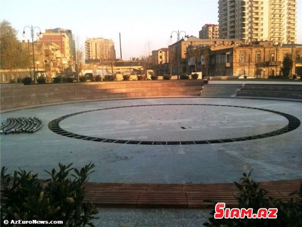 Abutalıbovun evlər yıxan “Qış parkı”na kimsə ayaq basmır-Fotolar Abutalıbovun evlər yıxan “Qış parkı”na kimsə ayaq basmır-Fotolar